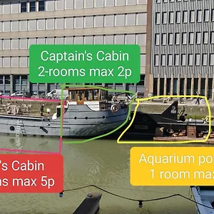 Botel De Coaster & Aquarium Ponton